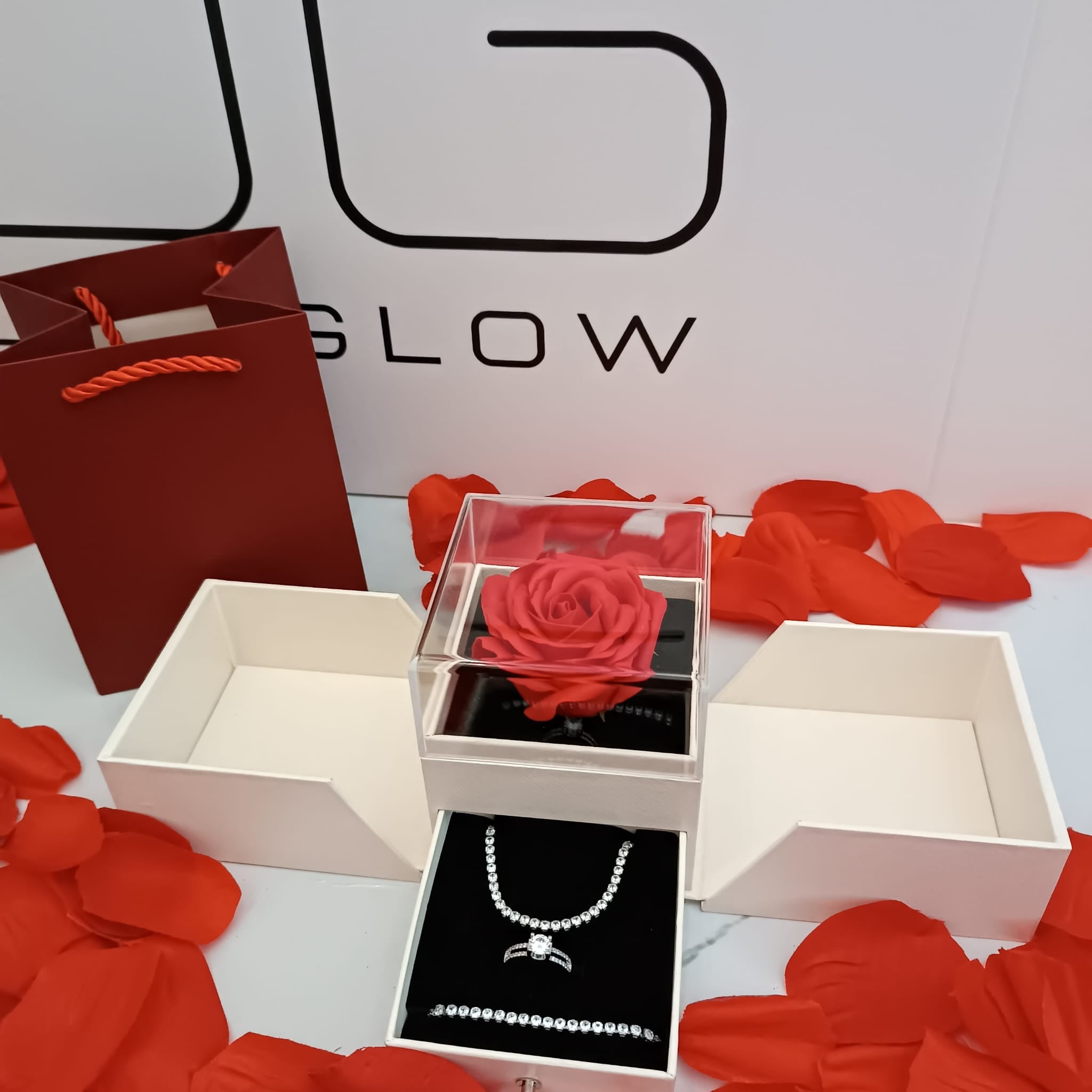 Cofanetto con Rosa - Con Collana-Bracciale e Anello- Unoglow™