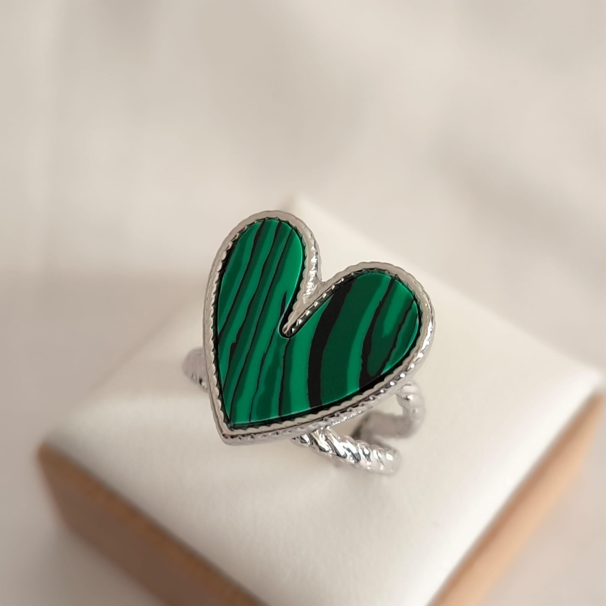 Anello Cuore Verde - Unoglow™